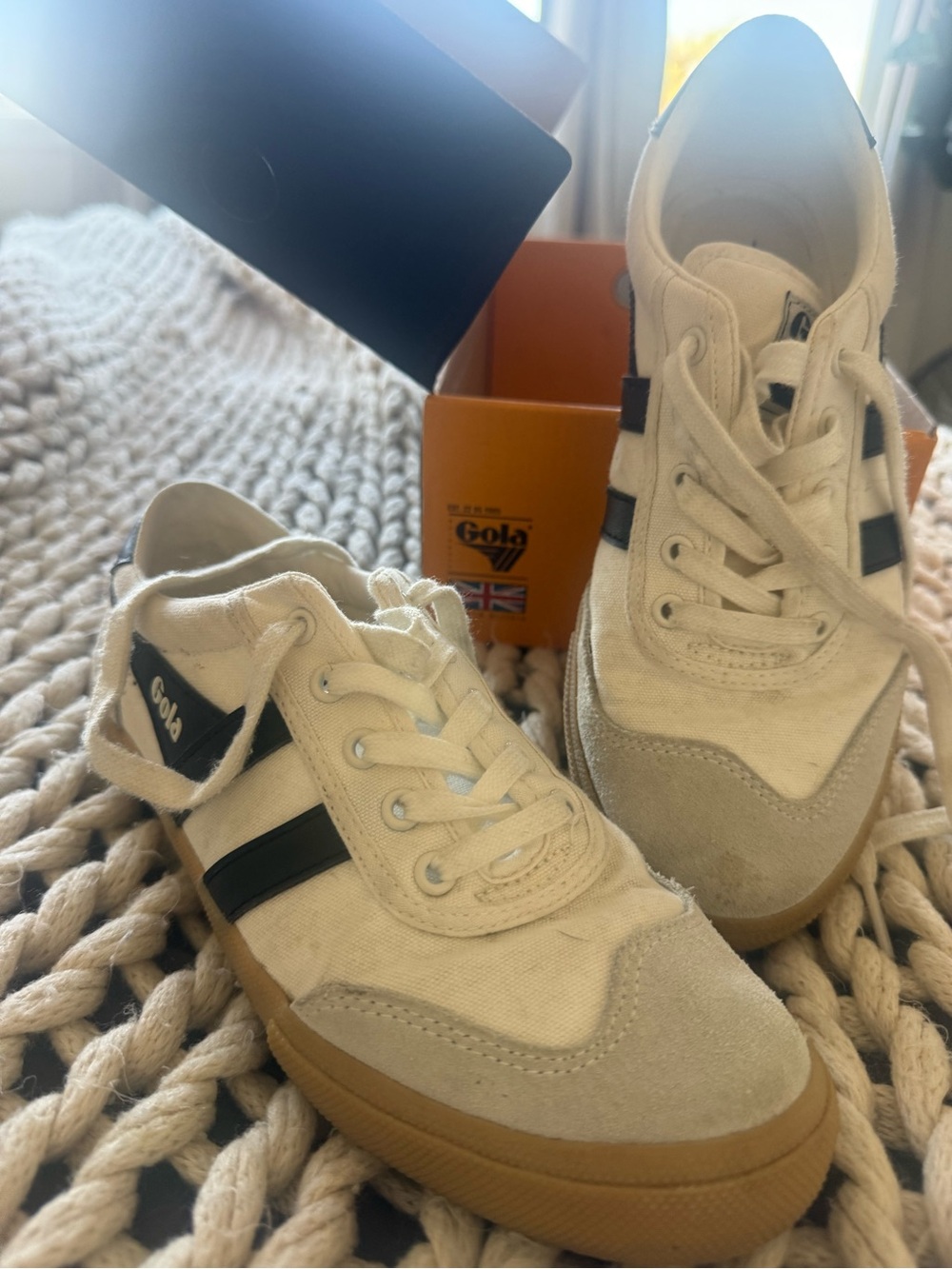 Gola Cream and Black Low-Top Sneakers with Gum Sole